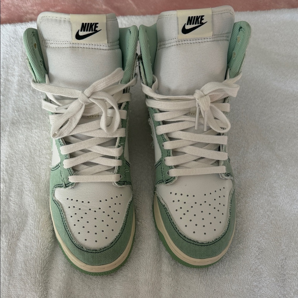 Nike Dunk High 1985
Enamel Green Denim (Women's)